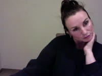 Hey ik ben Nina. Korte intro .. ik ben klein van stuk maar groots in presence, love it. Dominant op een speelse manier.ik hou van nieuwe uitdagingen! Oeh, ik voel de vibes al ..