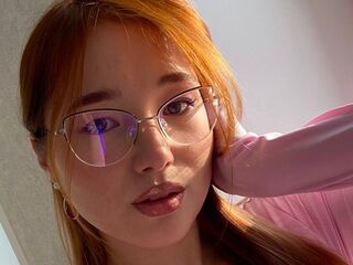 camgirl masturbating with dildo AngeleWirtanen