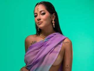 shower AnoukChopra