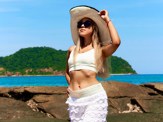 naked girl with webcam ArianaWells