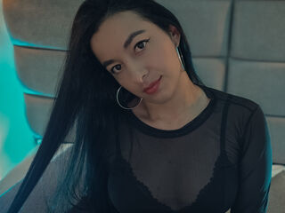 naked webcamgirl video AryaHilton