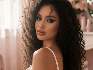 cam girl playing with vibrator CelineCherie