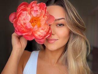naked camgirl masturbating ElsaLove