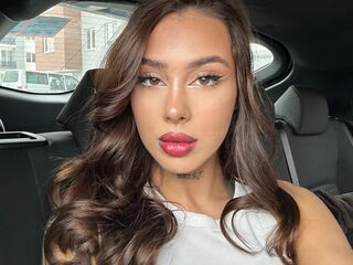 hot chatroom EvvaMiller