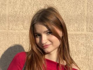 adult live webcam MadelynWealer