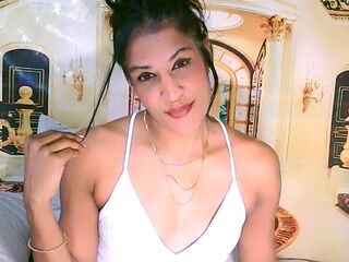 naked cam chat AzzyGreene