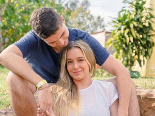 camcouple masturbating AngelaMax