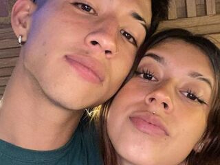 cam couple sexshow MikeAndEva