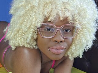 submission chat room AkeliaHampson