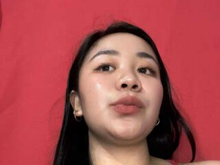 golden shower sex show HannahVinson