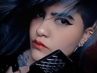 ass spanking cam whore ZussanGravereign