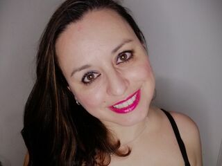 adult cam chat AdelaAlbaNatural