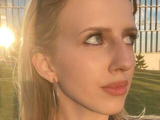 girl topless AishaSpringstead