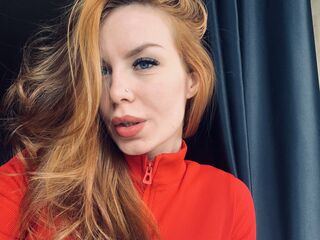 hot webcam show AliceWeekend