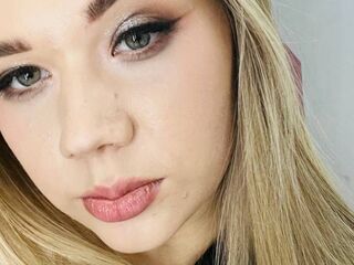 webcamgirl video chat AminaDigges