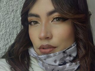 girl webcam AmyZambrano