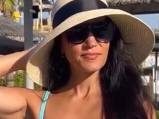 hot strip tease web cam AnnaXamers