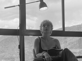 naked girl with webcam masturbating with vibrator AnneHarmon