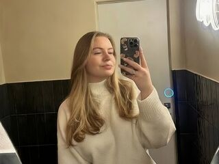 free videochat AryaThomas