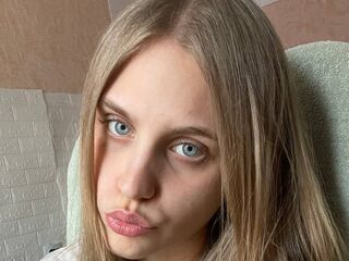 naked cam girl masturbating with vibrator AyannaOverturf