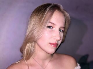chat room live cam BettyKirsy