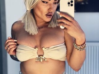shaved pussy webcam BritneyZeen
