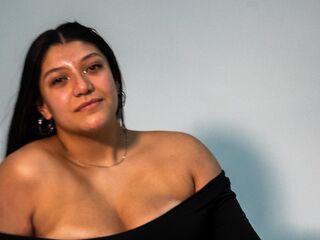 cam strip tease CamilaCasstro