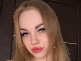 camgirl masturbating CamillaDerrick