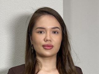 camgirl fingering pussy CammieLosecco