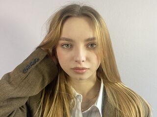 chat room picture ChariseKuhnke