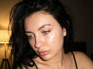 naughty camgirl fingering shaved pussy CherylElkayam