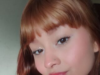 cam girl playing with vibrator ChloeMahya
