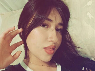 show live ClaireThomas