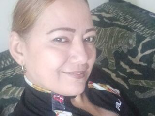 cam girl playing with sextoy ClauTaylor