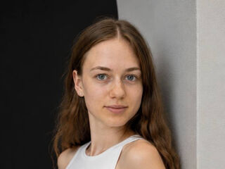 camgirl live CleoraClouden