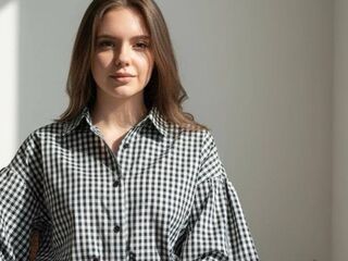 naked camgirl ColanieDelss