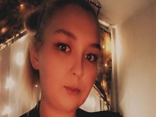 webcam live sex show CrystalSins