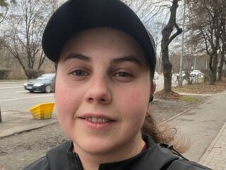 camgirl playing with sextoy DariaCalm