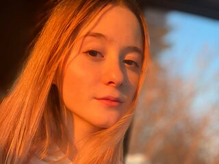naked camgirl DarlenaBallew