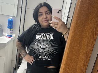 cam strip tease DeeaFox