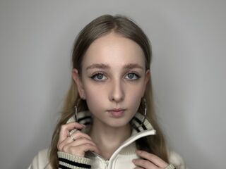 beautiful girl DessieBusche