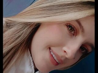 webcamgirl DioneKises