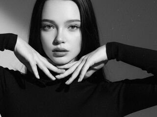 nude webcam girl picture EllanCantin