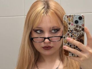 hot webcam photo EloiseGow