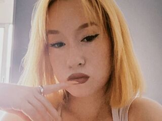 camwhore masturbating with sextoy ElsyKellow