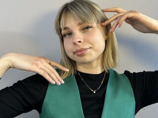 fingering girl webcam picture EmelineBurrough