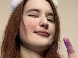naughty camgirl masturbating with vibrator EvaBorn