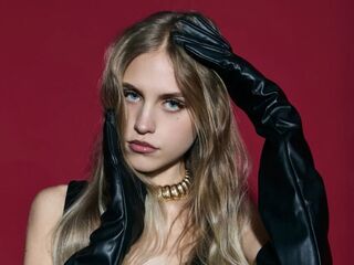 fingering webcamgirl EveTottingham