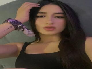beautiful girl EvelynFontain