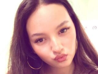 camwhore masturbating with vibrator FatimahAmargo